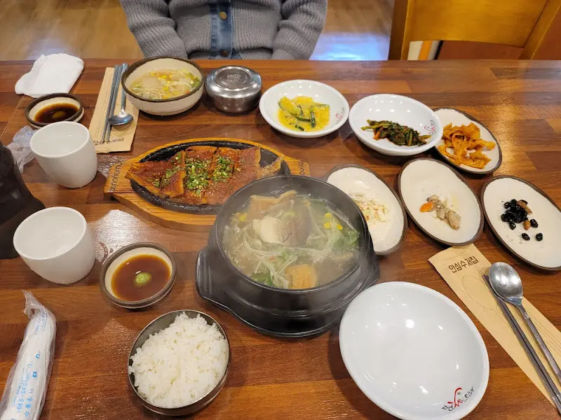 자양식당 푸짐한 한 상 차림