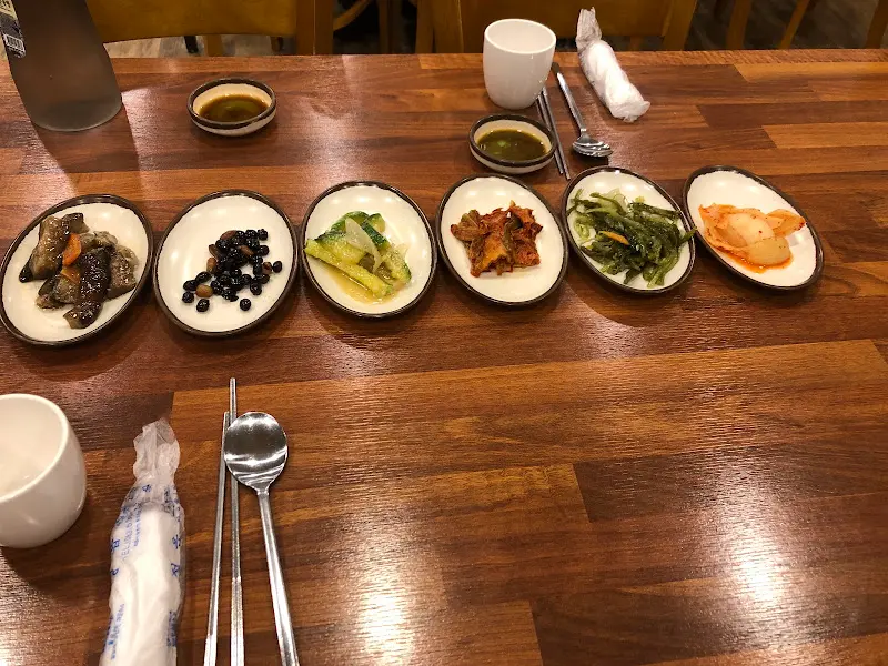 자양식당 다양한 밑반찬
