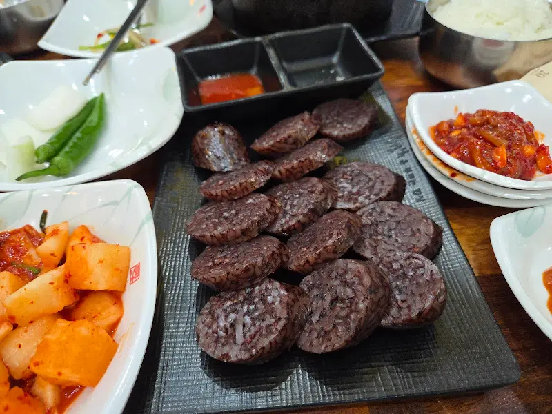 윤기가 흐르는 찰순대