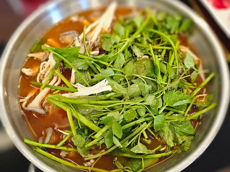 차돌미나리쌈 샤브칼국수