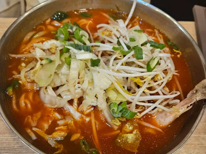 매콤한 닭칼국수