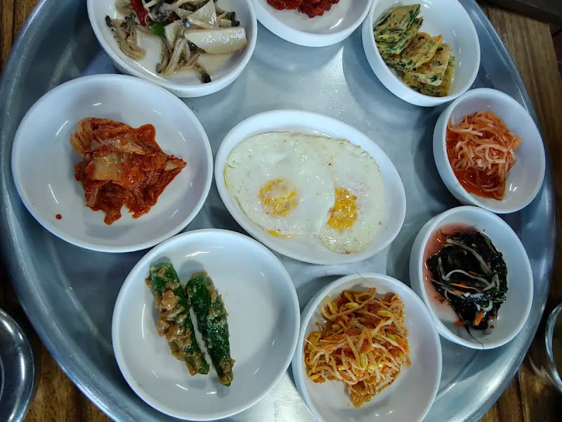 푸짐한 반찬 한 상