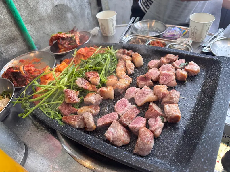 잘 구워진 삼겹살