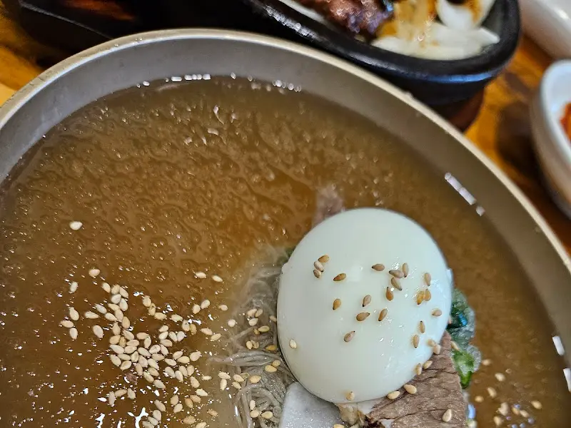 살얼음 동동 물냉면