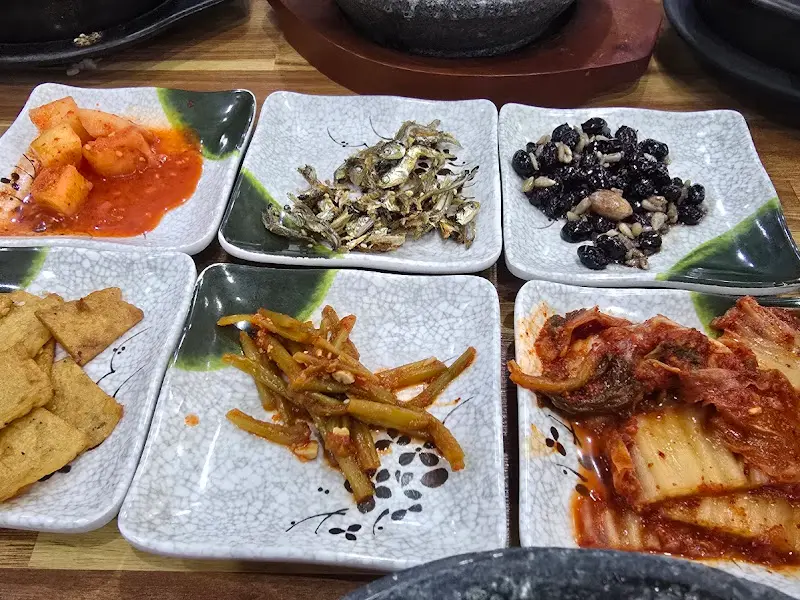 다양한 밑반찬 클로즈업