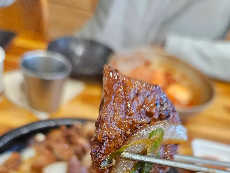 석갈비와 냉면의 환상적인 조합