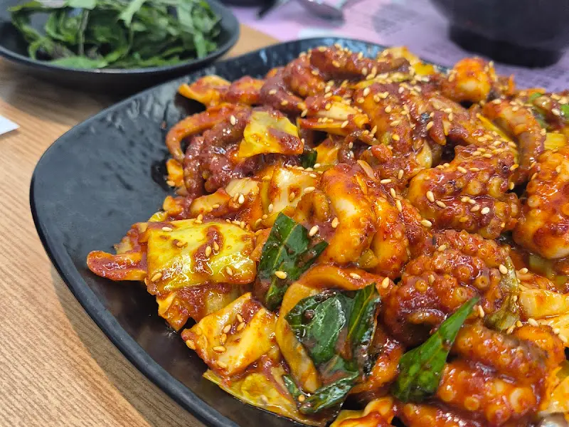 푸짐한 쭈꾸미 철판