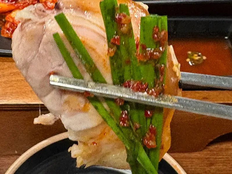 윤기가 흐르는 촉촉한 보쌈