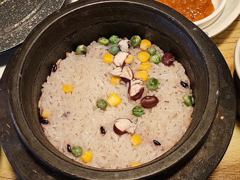 돌솥밥의 클로즈업 사진