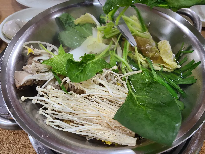 샤브샤브에 들어가는 싱싱한 야채