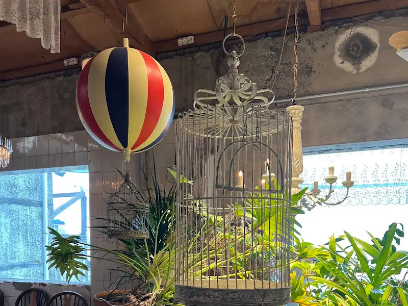 카페 내부 장식