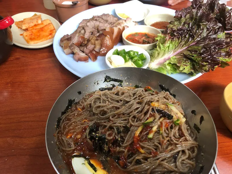 보쌈과 쌈 채소