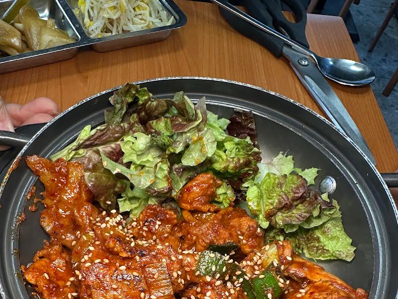 윤기가 흐르는 제육볶음