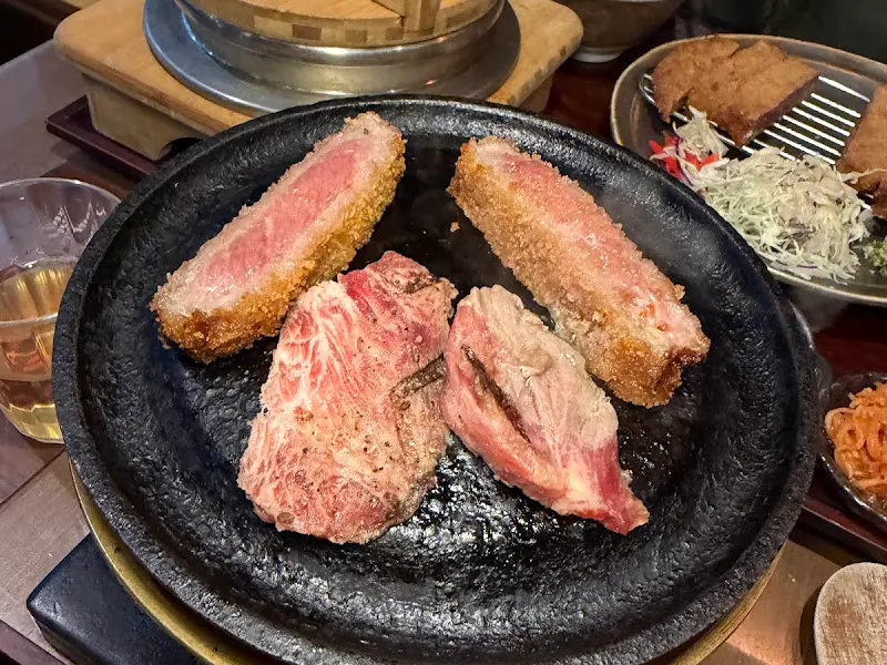 화로 위에서 구워지는 야끼니꾸