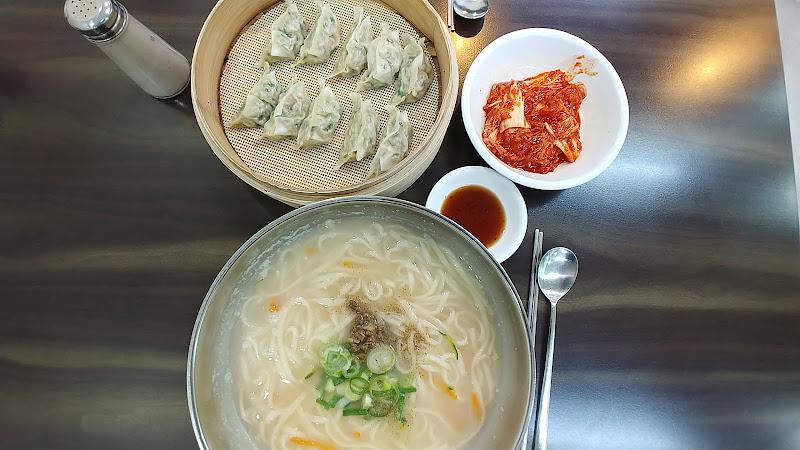 곁들임 메뉴, 만두와 칼국수