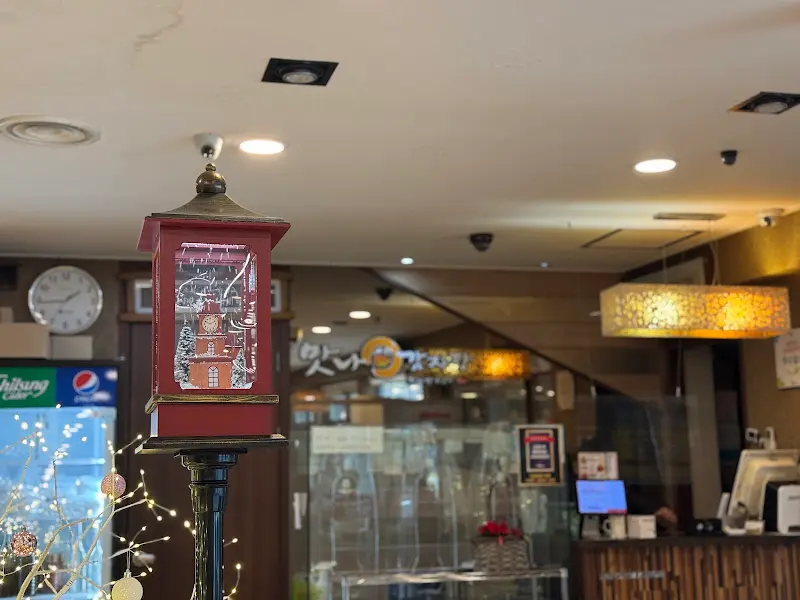 맛나감자탕 내부 인테리어