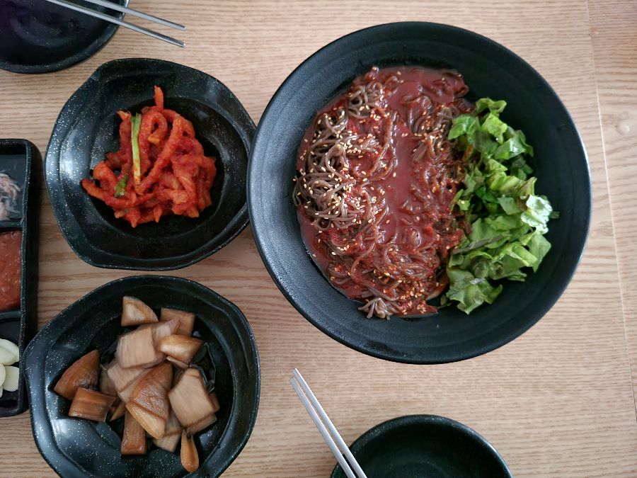 깔끔한 매장 내부