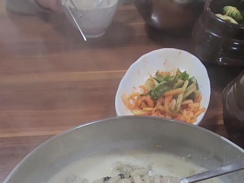 콩국수를 즐기는 사람들