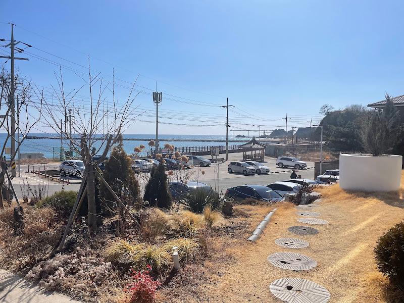 후포항이 한눈에 보이는 카페 뷰