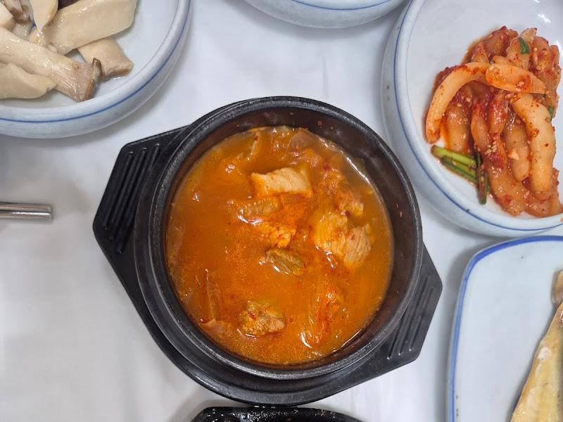 제육볶음과 김치찌개