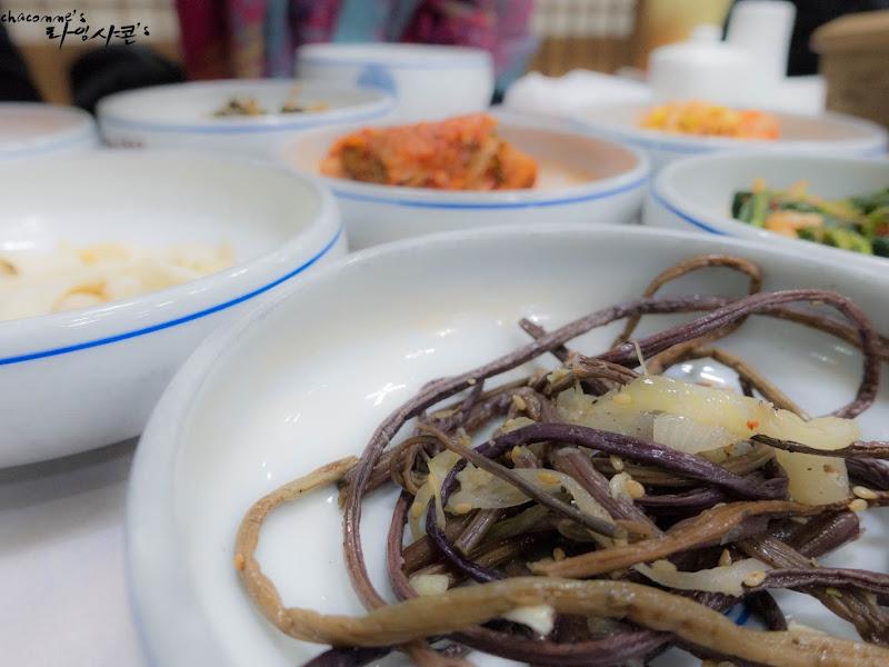 다양한 종류의 반찬들