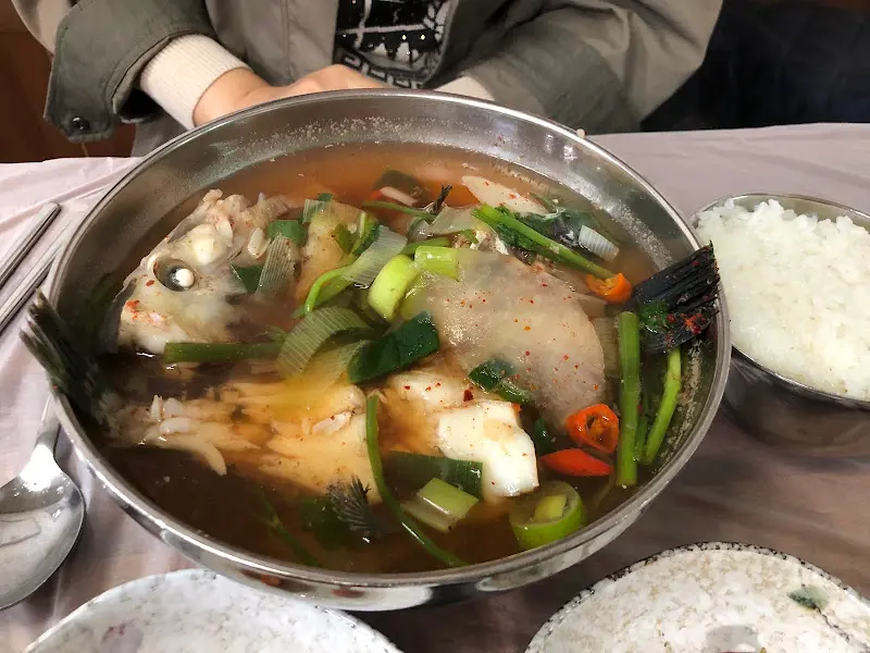 푸짐한 매운탕 한 그릇