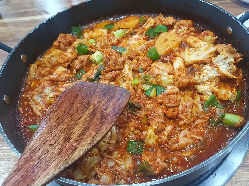 매콤한 닭갈비