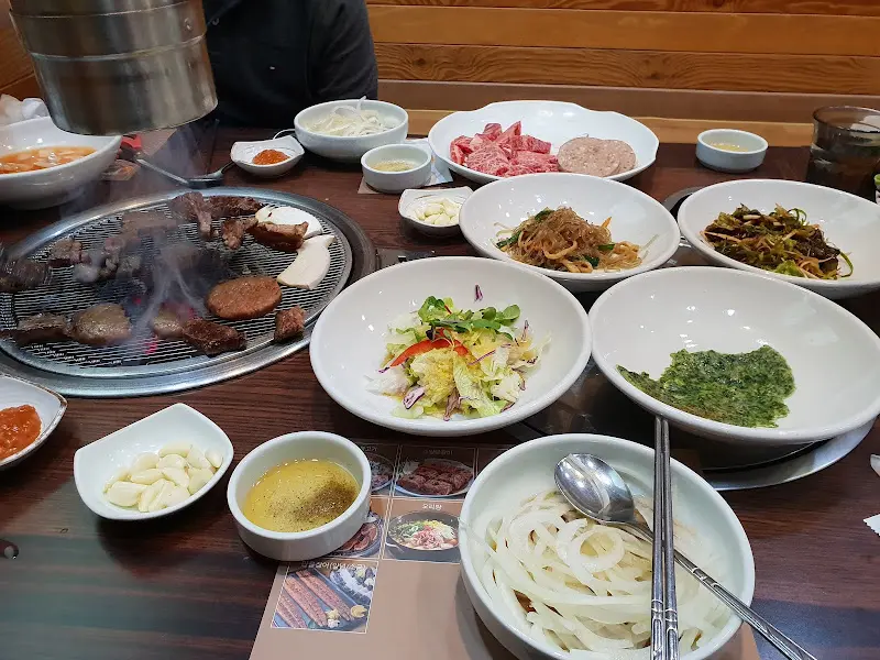 다양한 곁들임 메뉴