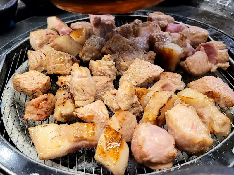 숯불 위에서 구워지는 오득살