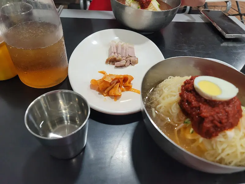 밀면 한 상 차림