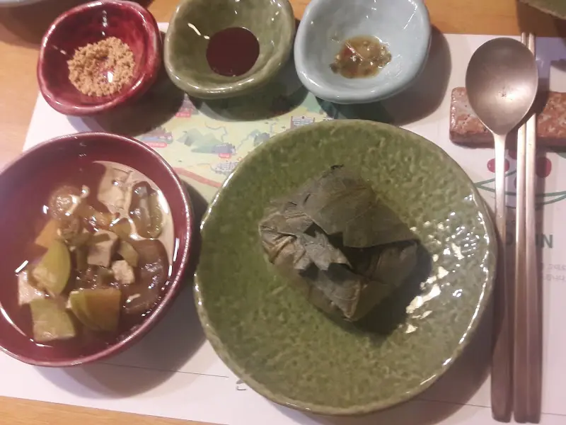 연잎밥과 반찬