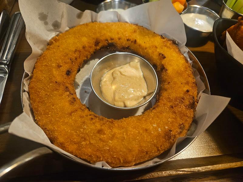 링 모양의 양파튀김