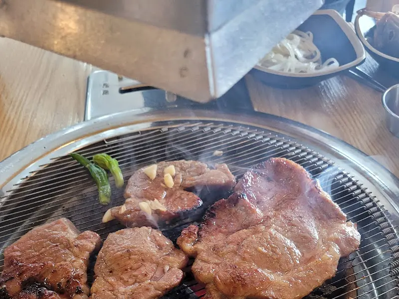 숯불 위 양념갈비살