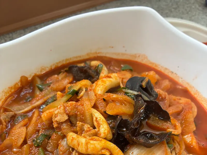 비빔짬뽕 내용물