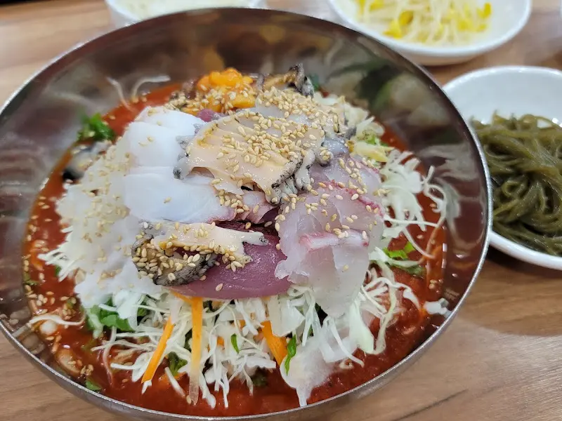 싱싱한 물회 한 상