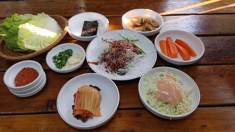 멸치쌈밥 한 상 차림