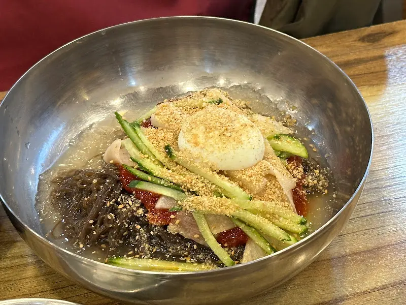 옥돌정 냉면