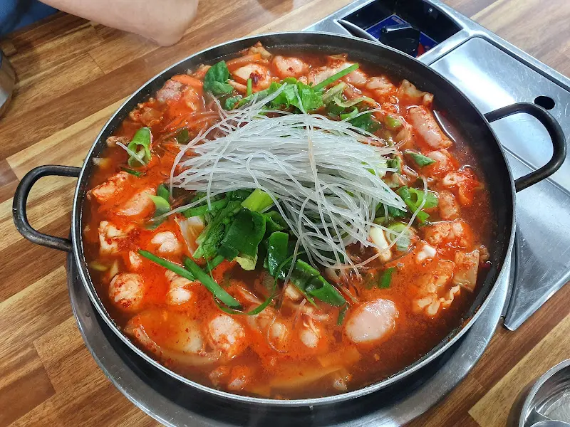 보글보글 끓고 있는 곱창전골