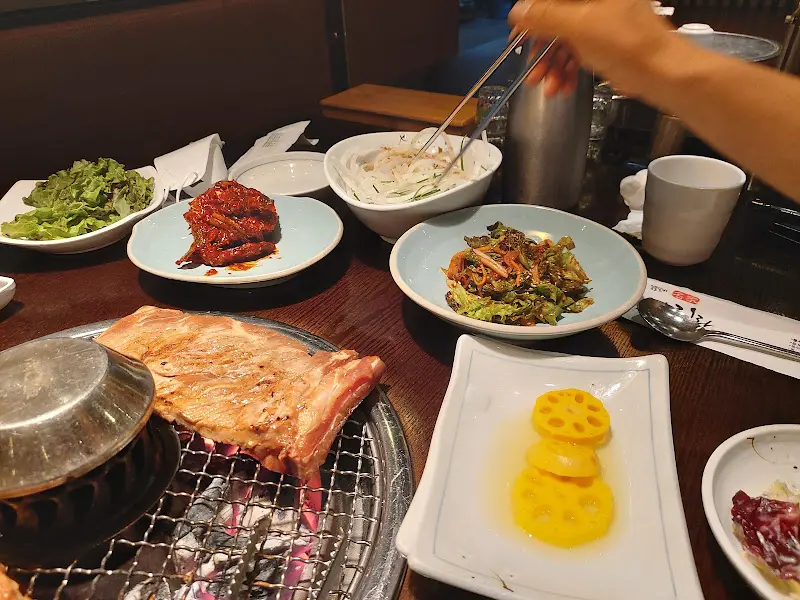 흑염소와 밑반찬