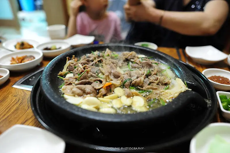 오리주물럭과 반찬