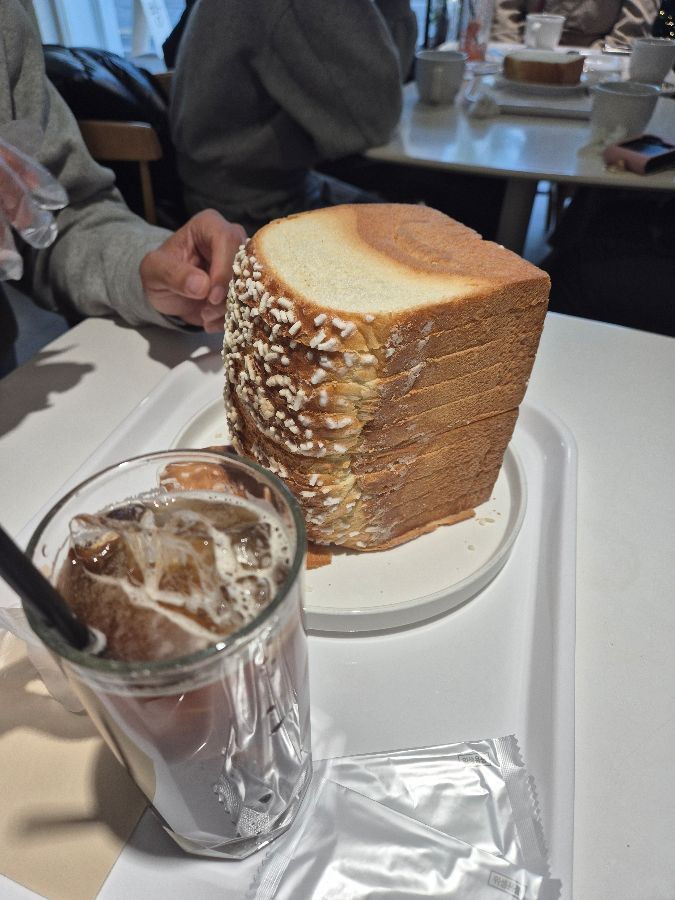 키지의 식빵과 음료