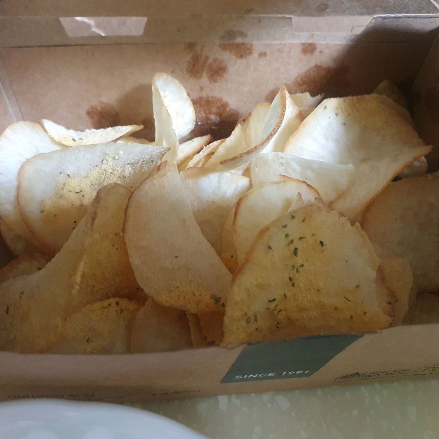 바삭한 식감이 일품인 교촌 리얼 후라이드