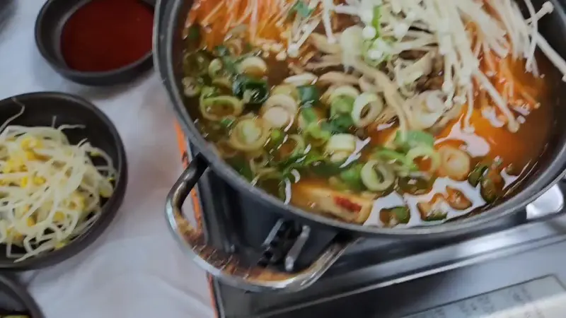 다채로운 곁들임 메뉴