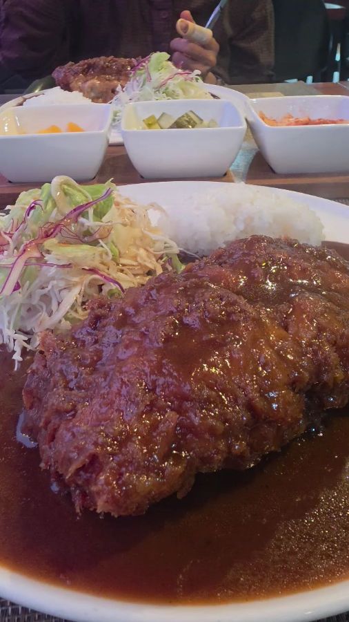 모던한끼 돈까스 한 상 차림