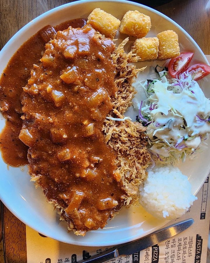 고솜 돈까스, 바삭함과 촉촉함의 완벽한 조화