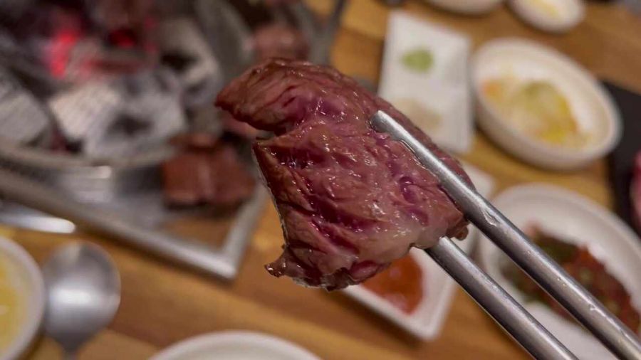 숯불 위에서 육즙을 머금은 채 익어가는 안창살