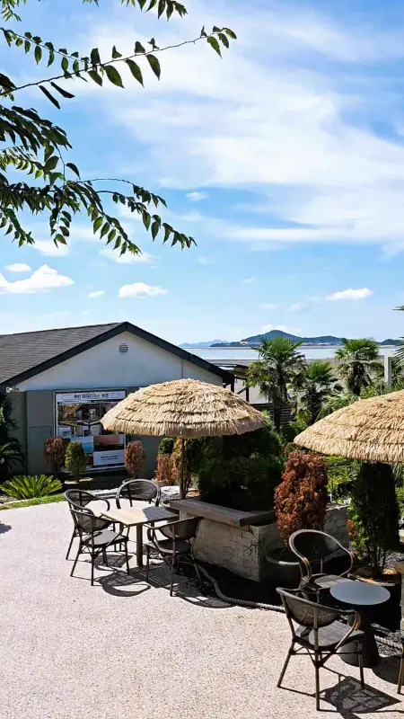 야외 테라스 전경