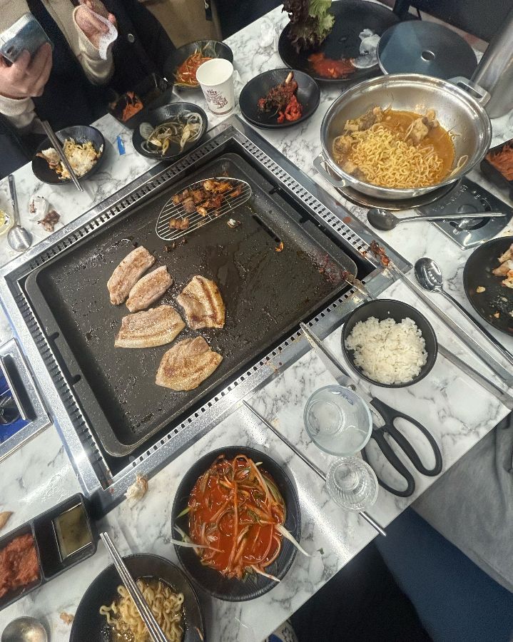 푸고 천안두정점 테이블 세팅