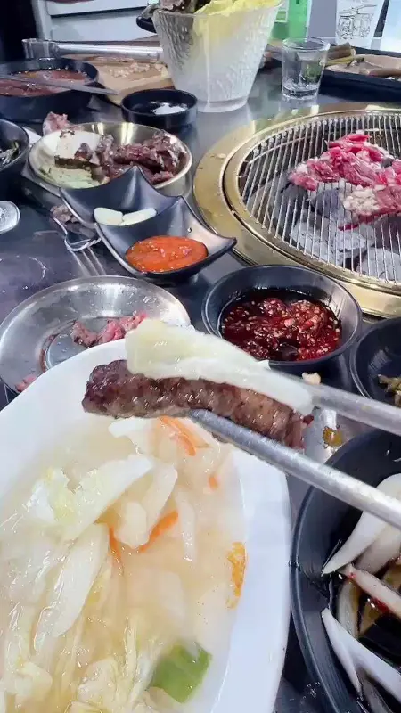 갈비와 곁들여 먹는 백김치