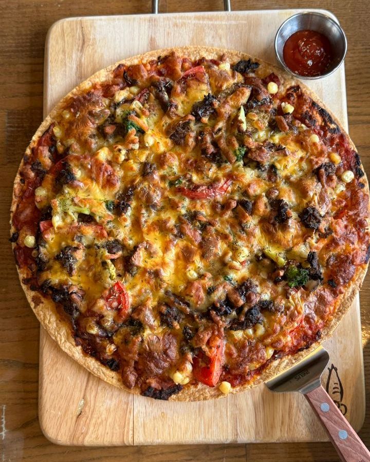 먹음직스러운 수제 피자